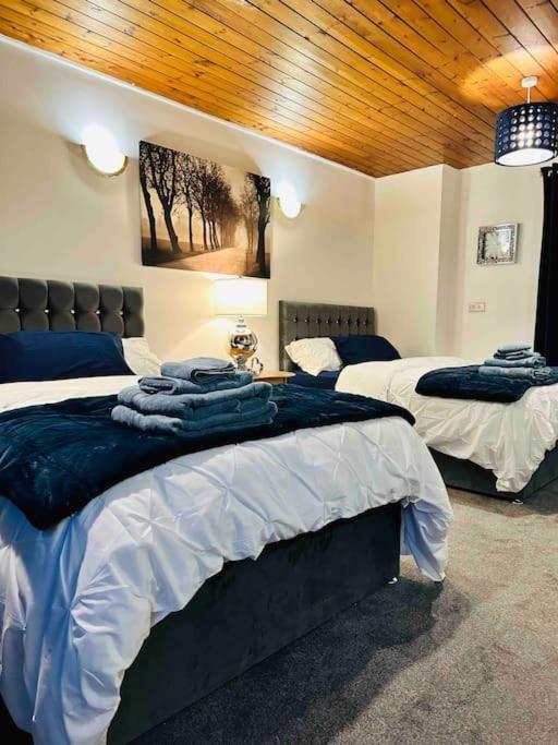 Modern 2 Bedroom Apt Derby City Bagian luar foto