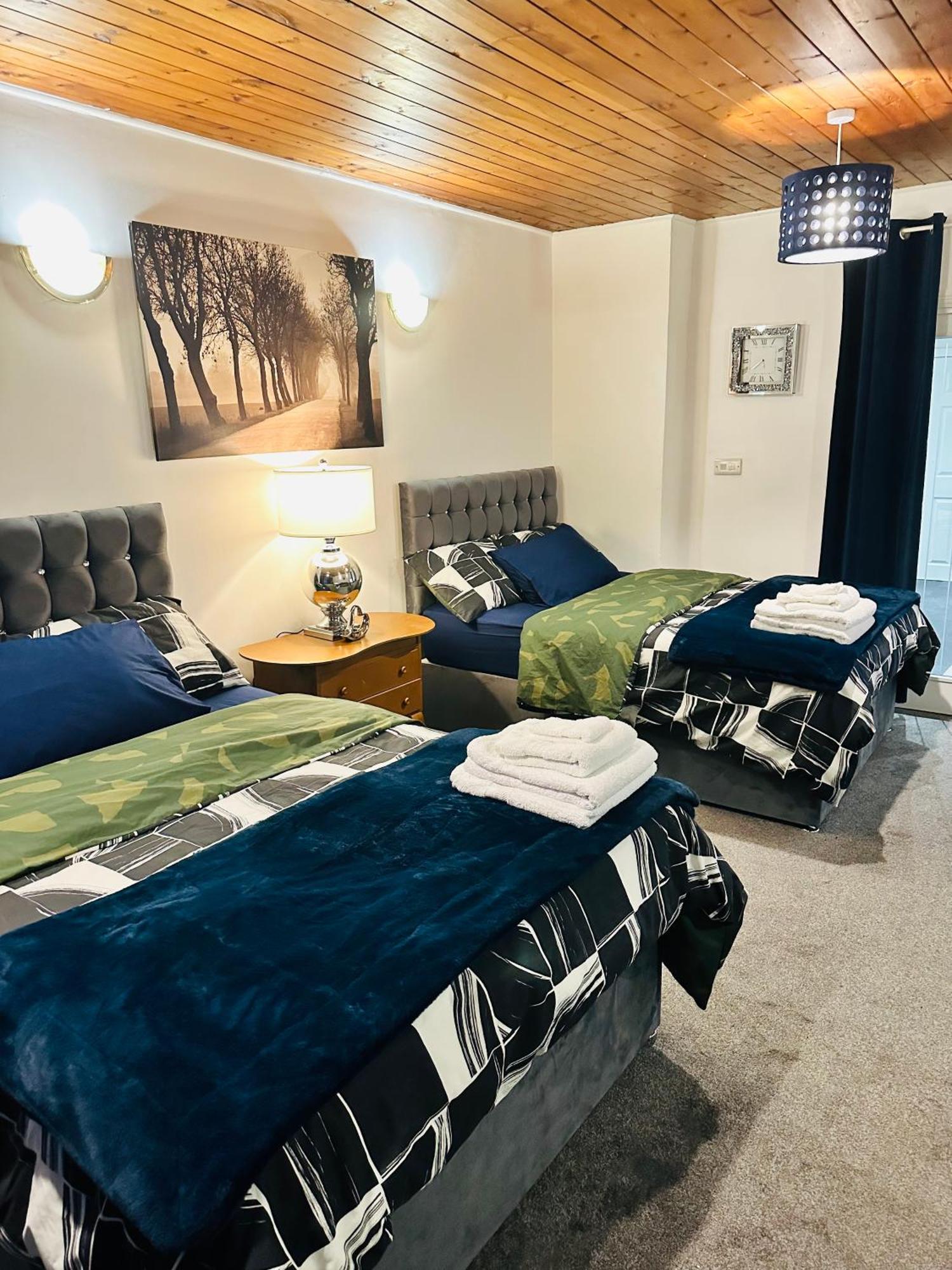 Modern 2 Bedroom Apt Derby City Bagian luar foto
